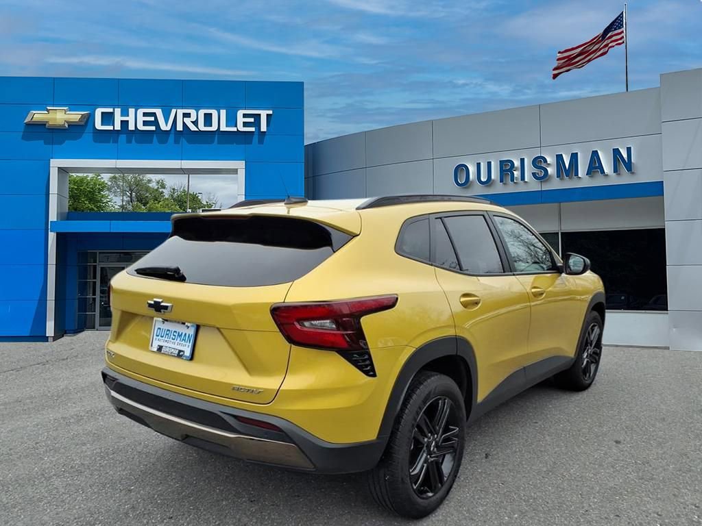 Certified 2024 Chevrolet Trax ACTIV w/ Driver Confidence Package image 3