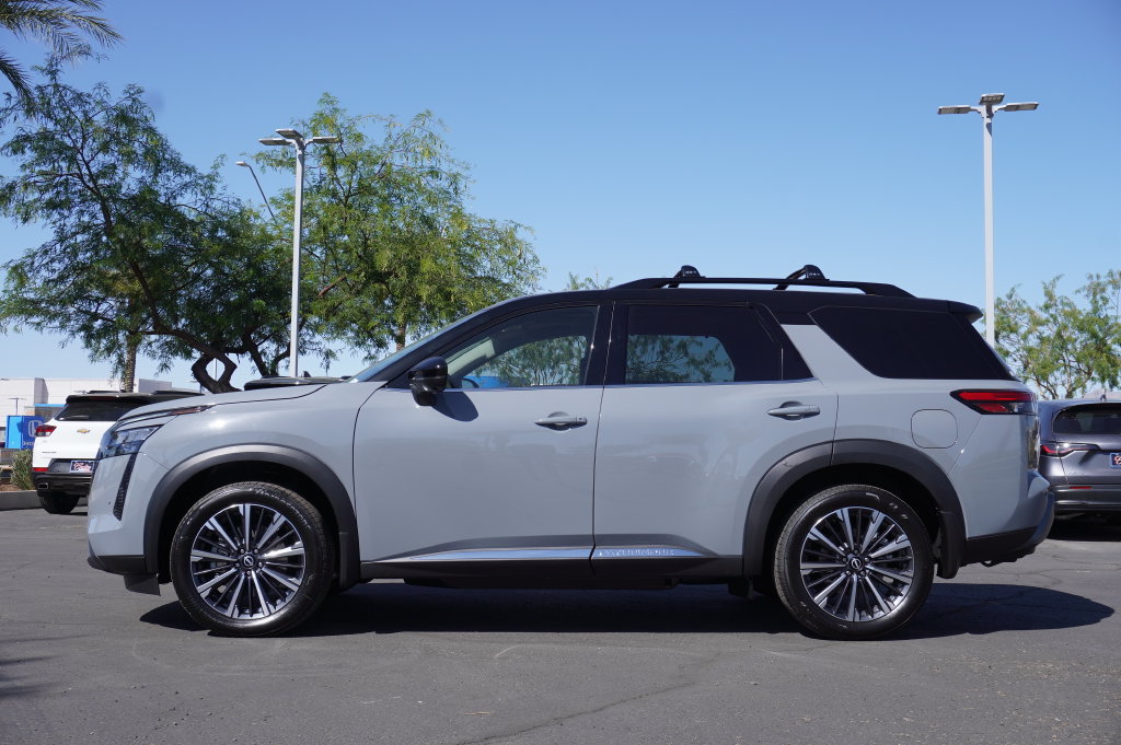 New 2026 Nissan Pathfinder Platinum w/ Cargo Package AWD/4WD image 2