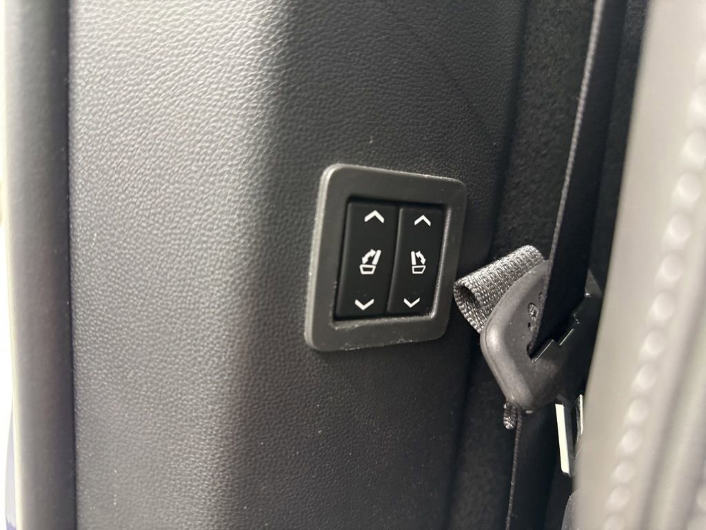 Used 2023 Cadillac XT6 Premium Luxury image 15