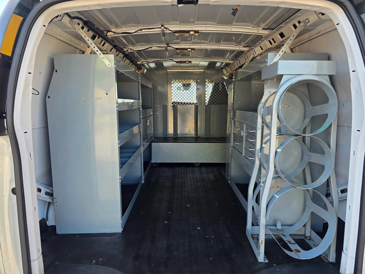 Used 2020 Chevrolet Express 3500 RWD image 11