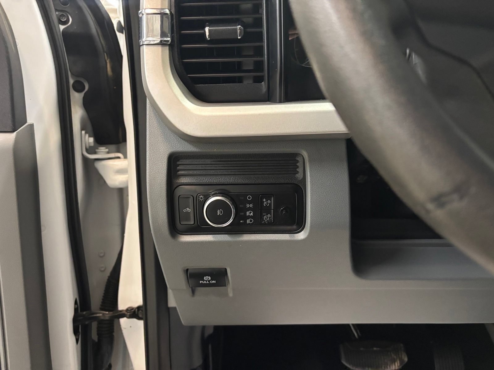 Used 2023 Ford F250 XLT w/ FX4 Off-Road Package AWD/4WD image 18