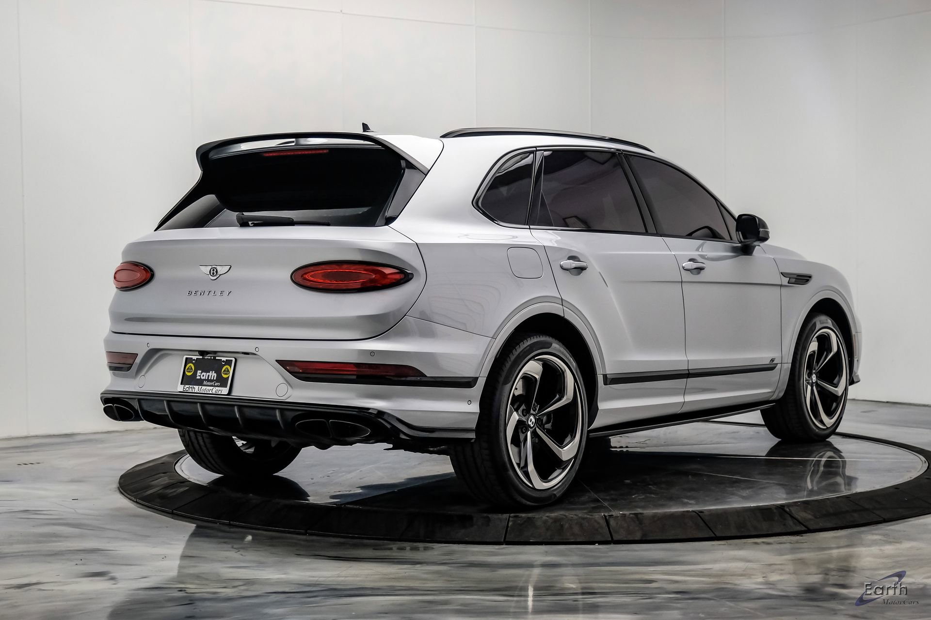 Used 2022 Bentley Bentayga AWD/4WD image 16