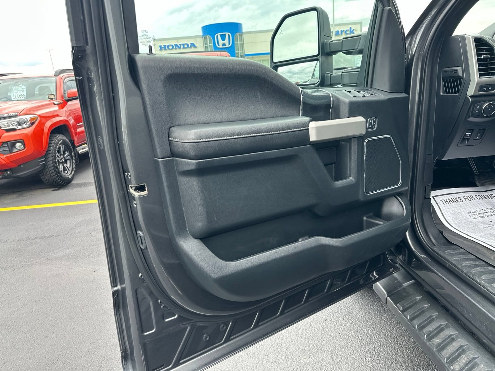 Used 2019 Ford F150 Lariat w/ Equipment Group 502A Luxury AWD/4WD image 20