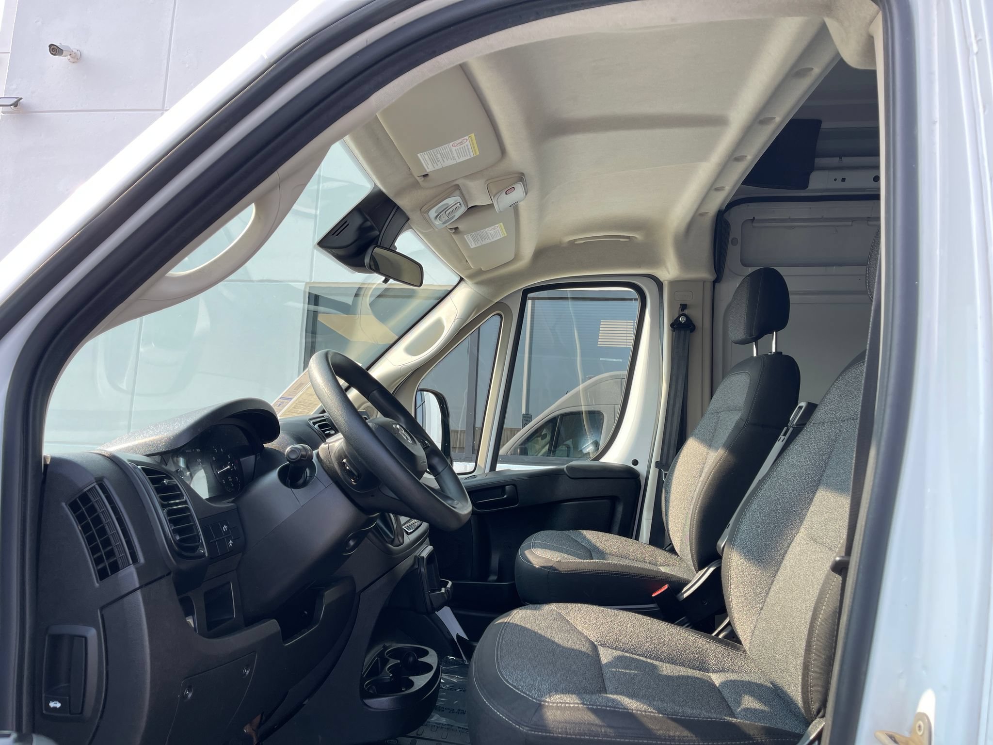 Used 2025 RAM ProMaster 2500 w/ Convenience Group FWD image 10