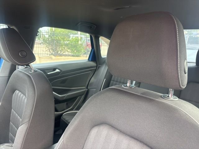 Used 2022 Volkswagen Jetta Sport image 9