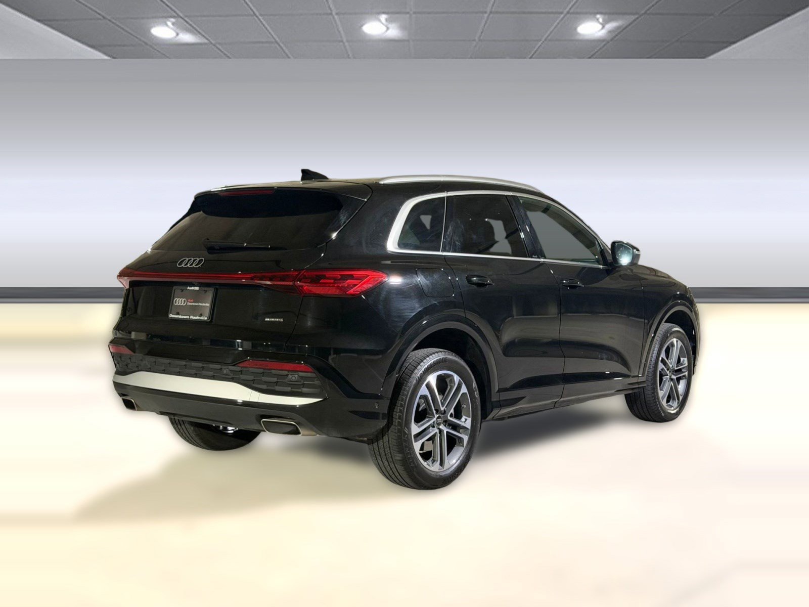 Certified 2025 Audi Q5 Premium w/ Convenience Package image 9