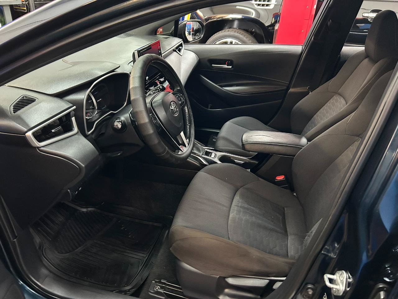 Used 2019 Toyota Corolla SE FWD image 15