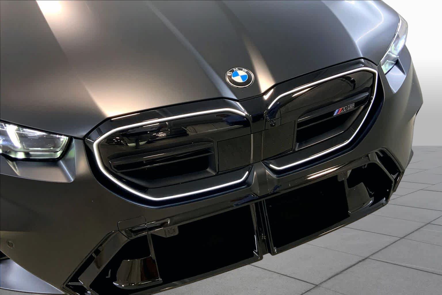 Used 2026 BMW M5 w/ Carbon Package AWD/4WD image 31