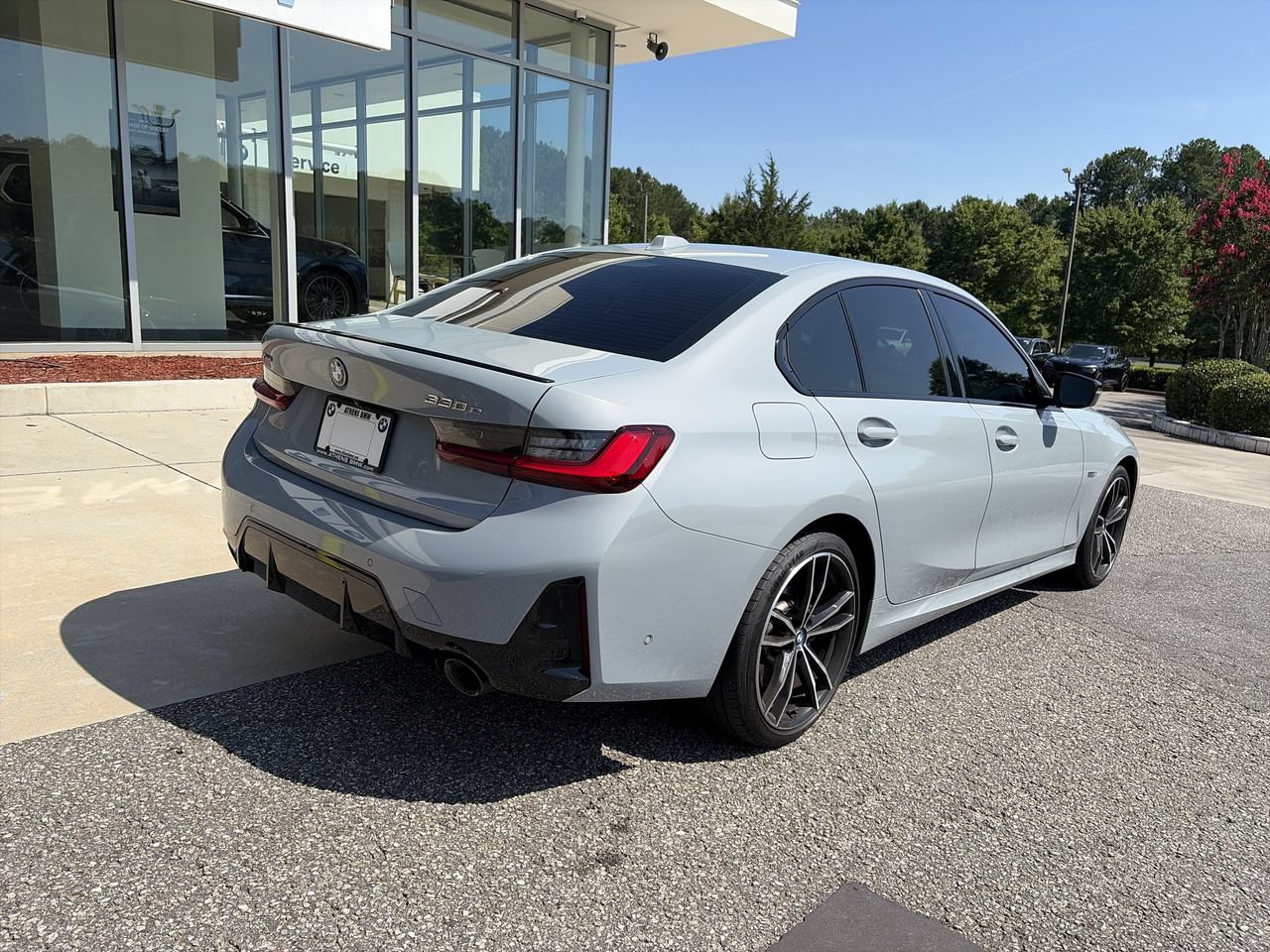 Used 2023 BMW 330e xDrive w/ M Sport Package AWD/4WD image 8