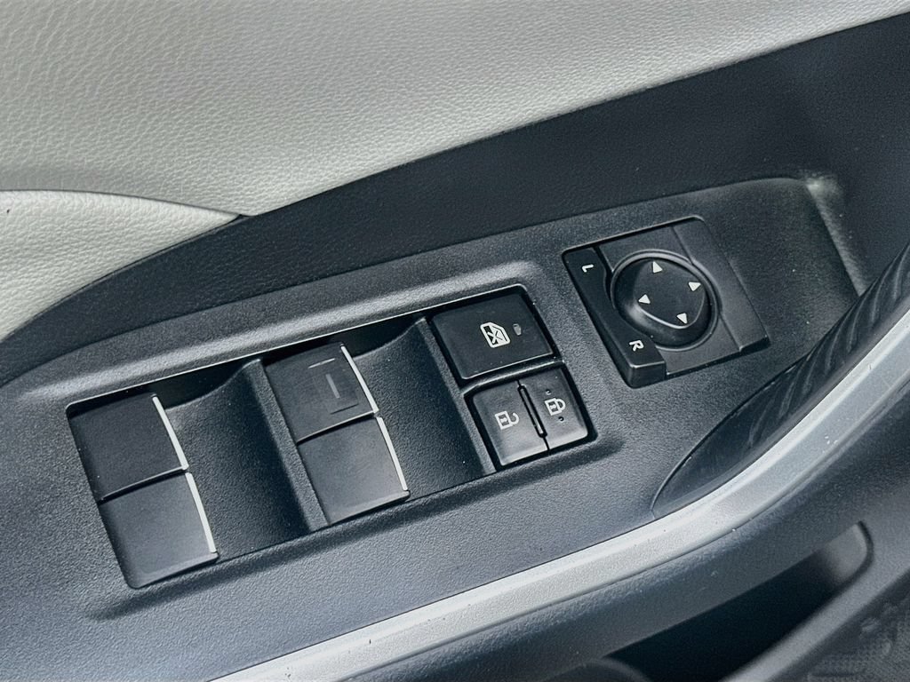 Used 2019 Toyota RAV4 XLE Premium FWD image 17