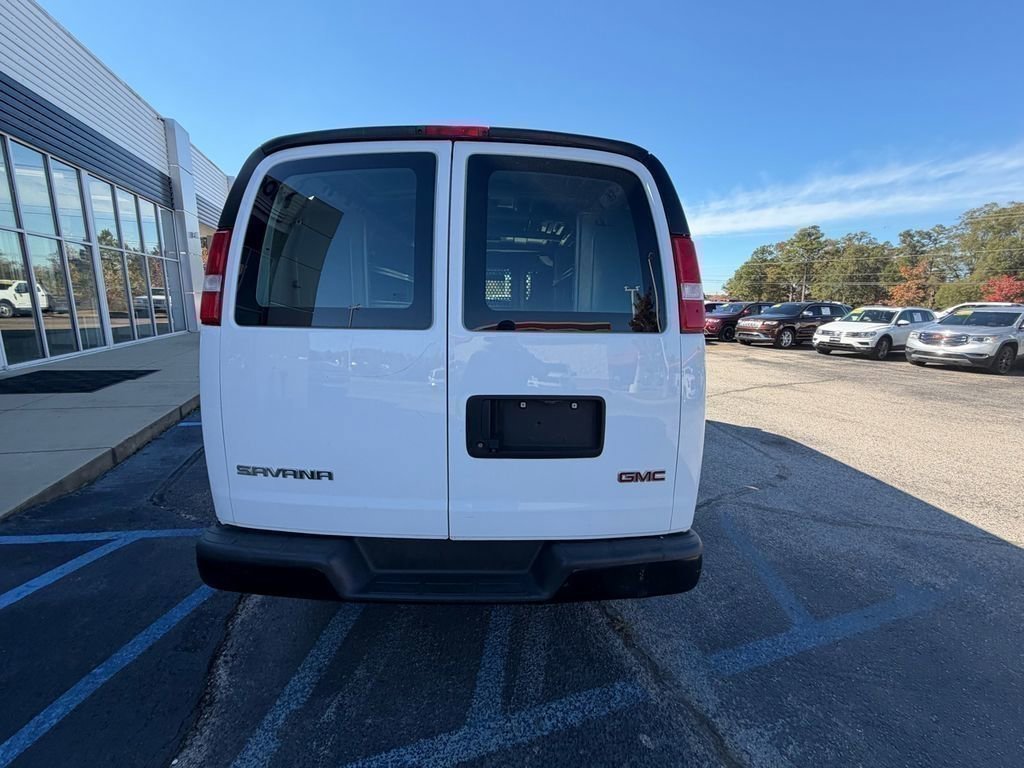 Used 2021 GMC Savana 2500 w/ Driver Convenience Package image 9