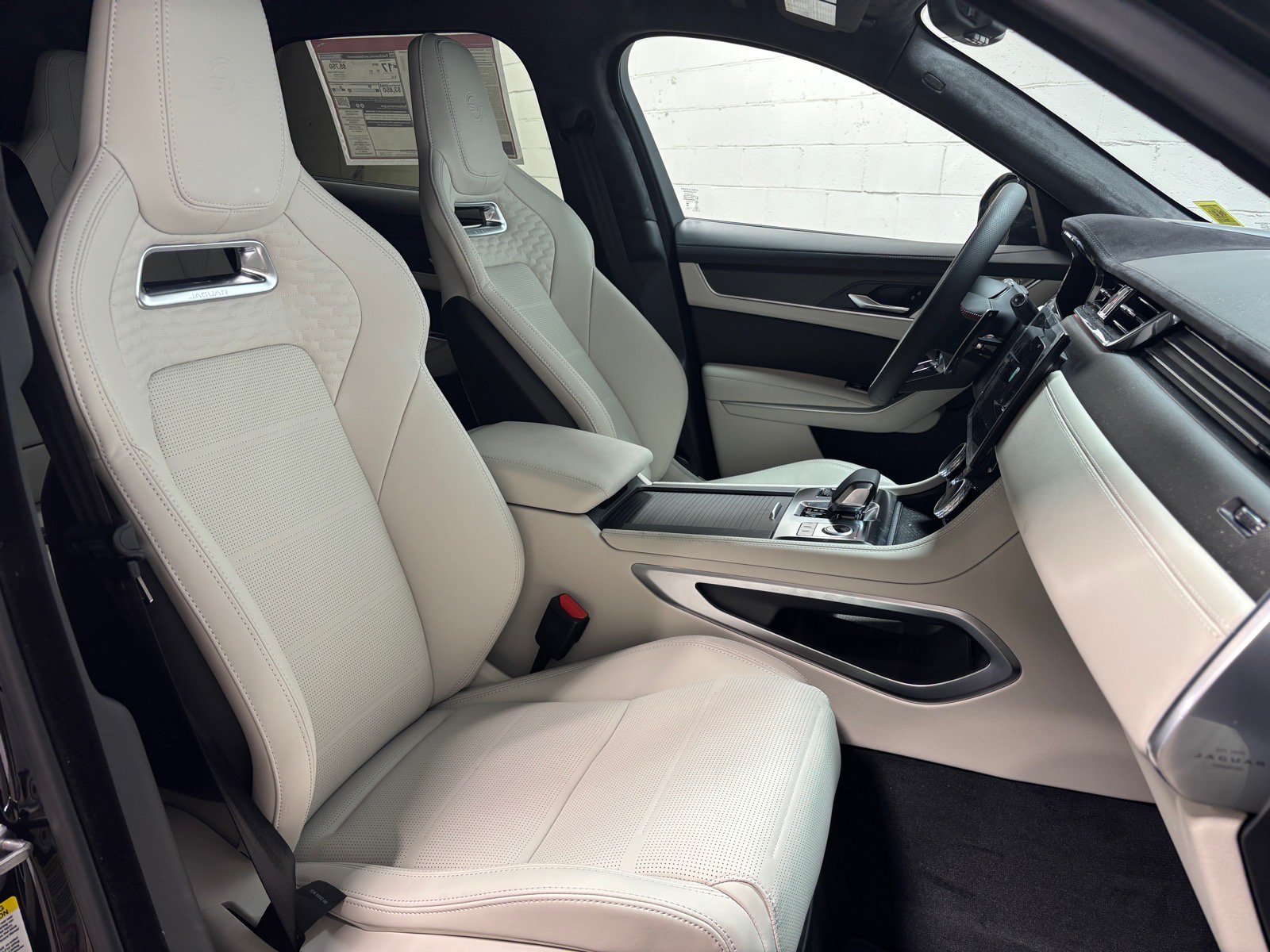 New 2026 Jaguar F-PACE SVR 575 Edition AWD/4WD image 31