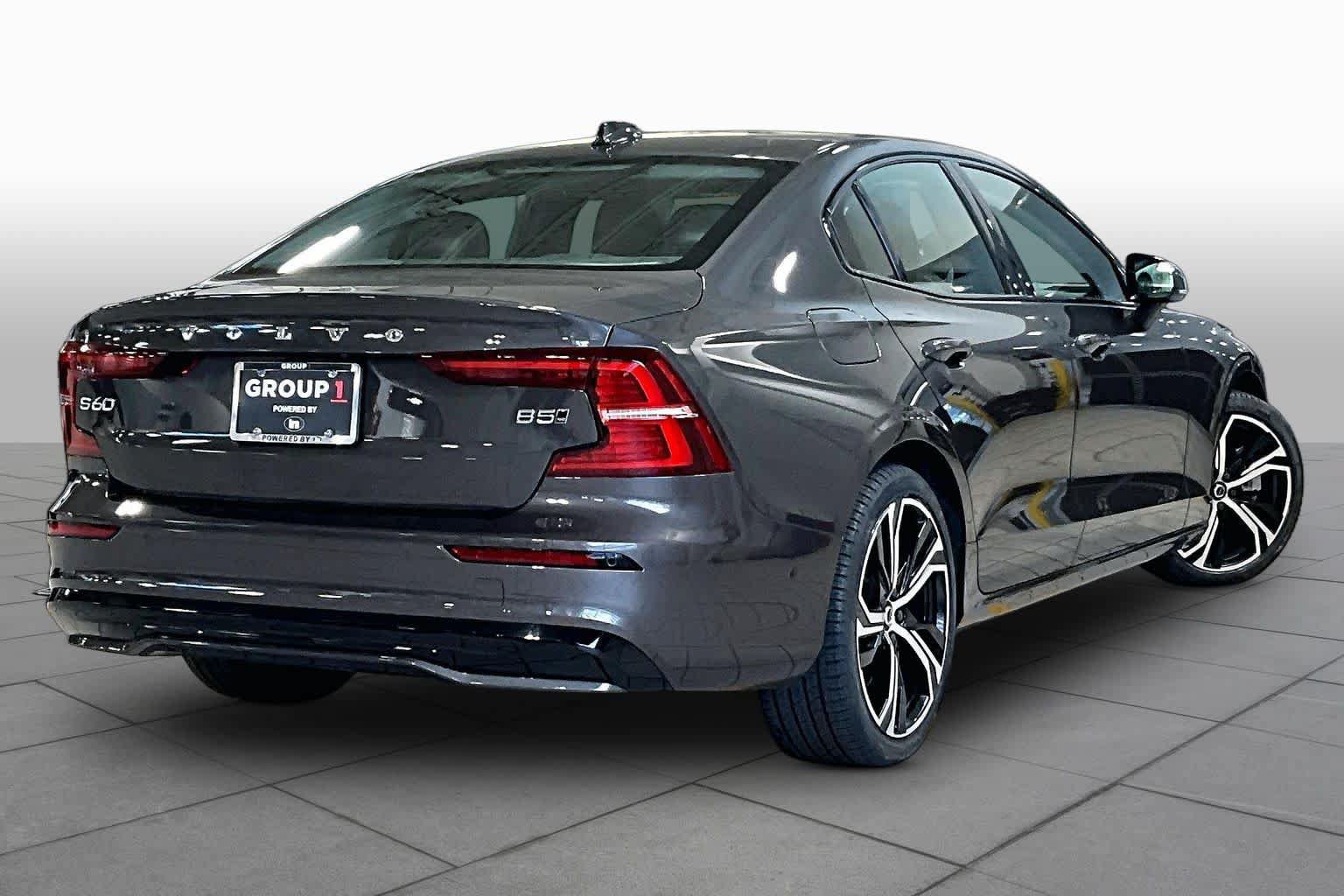 Used 2024 Volvo S60 B5 Plus AWD/4WD image 13