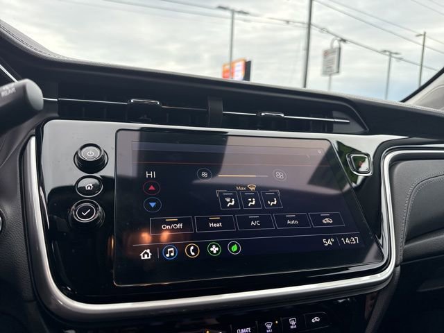 Used 2022 Chevrolet Bolt EUV LT w/ Comfort Package image 25