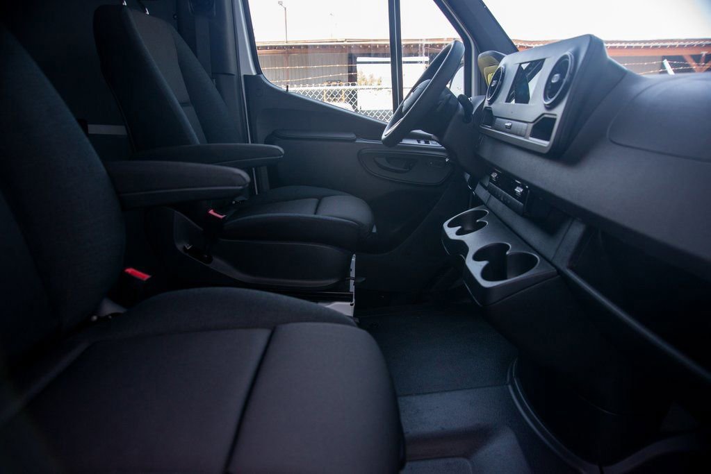 Used 2024 Mercedes-Benz Sprinter 144 Cargo image 30