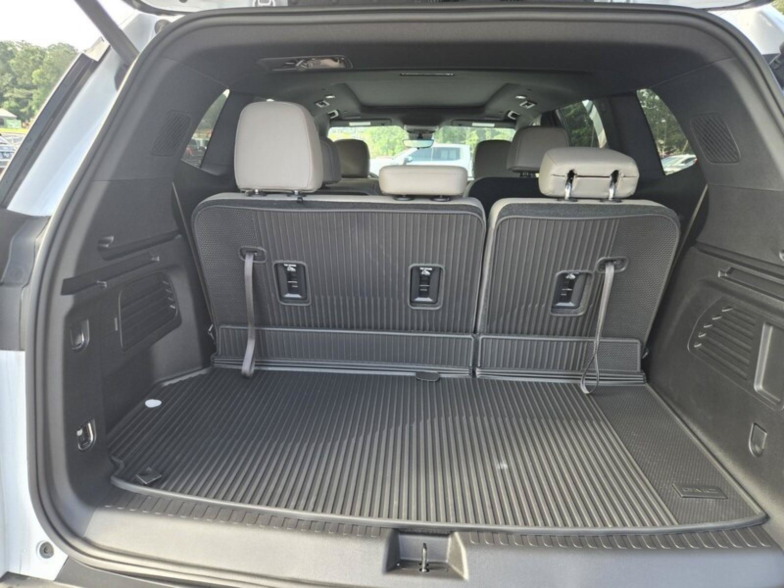 New 2026 GMC Acadia Elevation w/ Elevation Premium Package FWD image 7