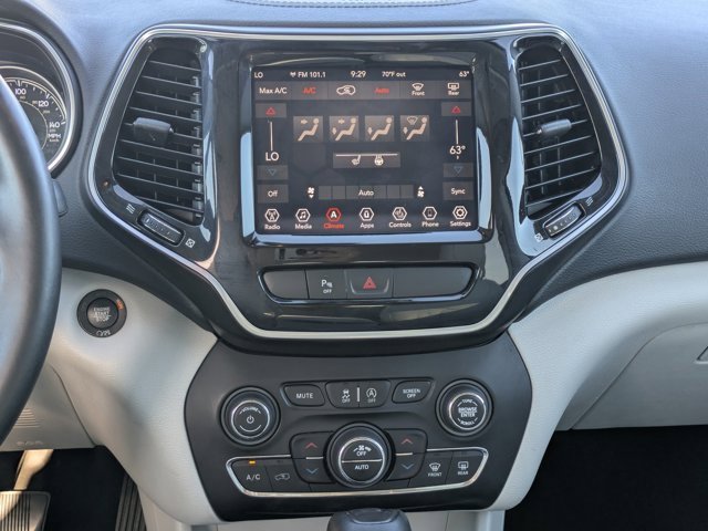 Used 2019 Jeep Cherokee Limited image 16