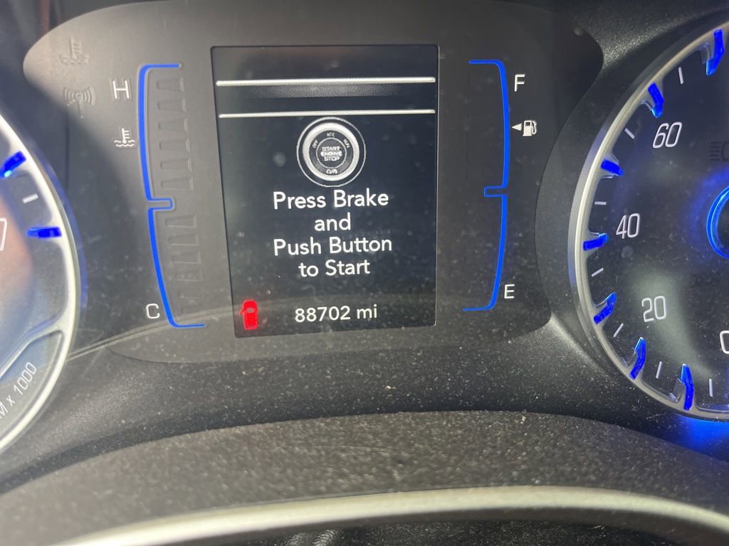 Used 2018 Chrysler Pacifica L FWD image 5