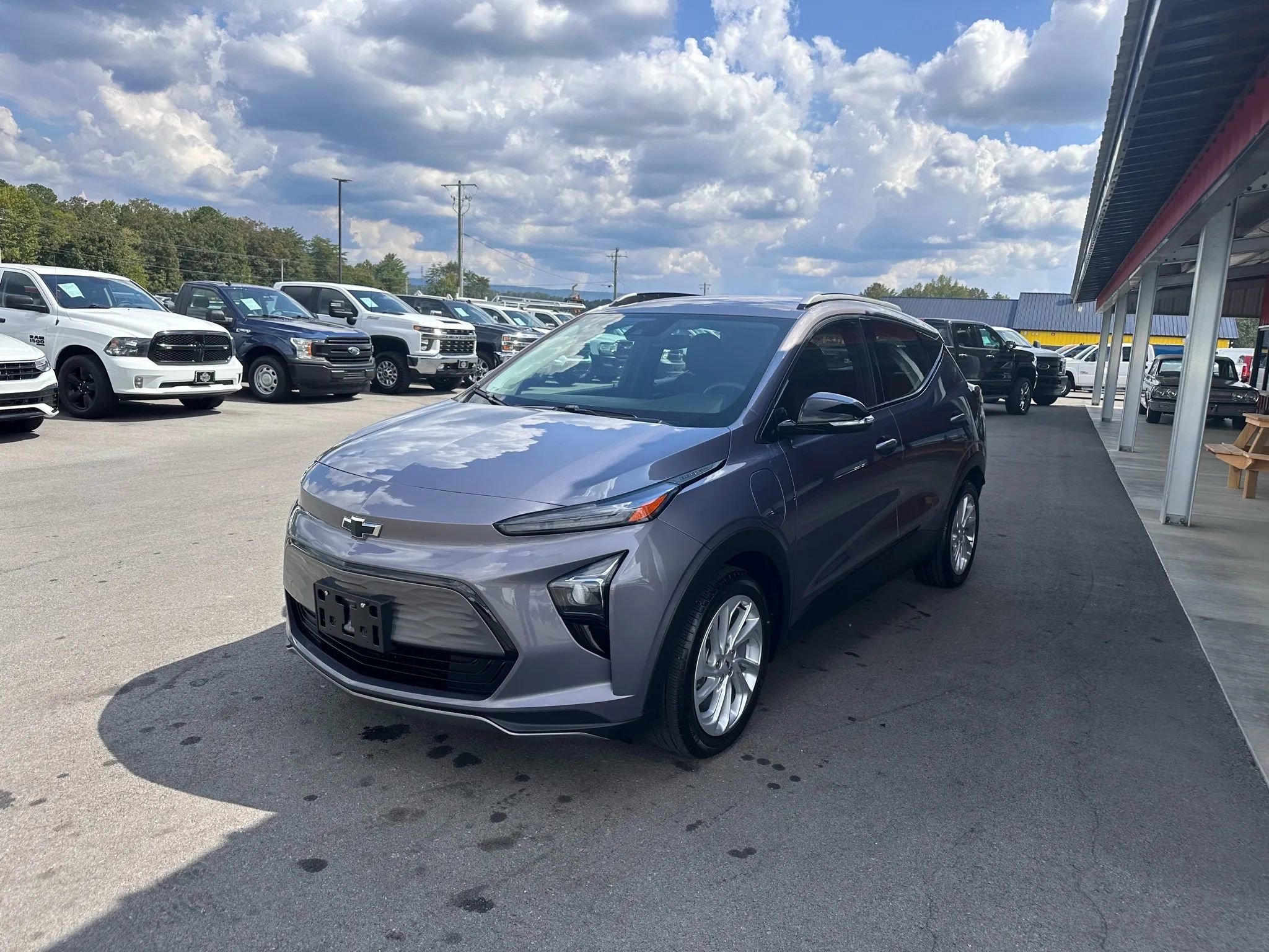 Used 2022 Chevrolet Bolt EUV LT w/ Driver Confidence Package image 2