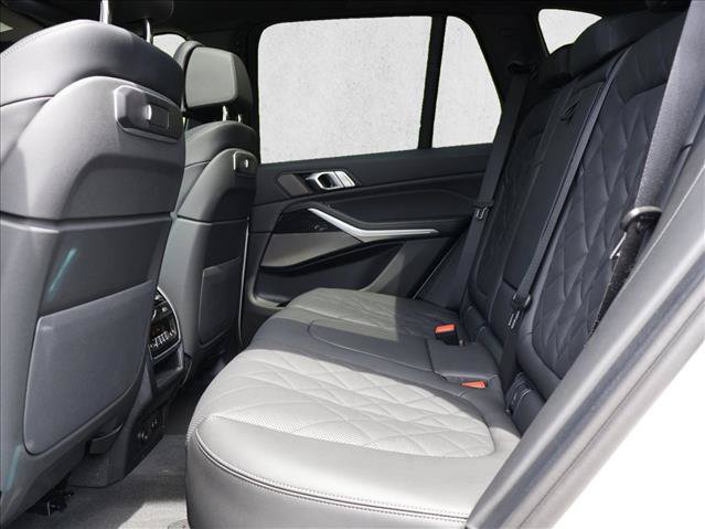 New 2026 BMW X5 xDrive40i w/ M Sport Package AWD/4WD image 17