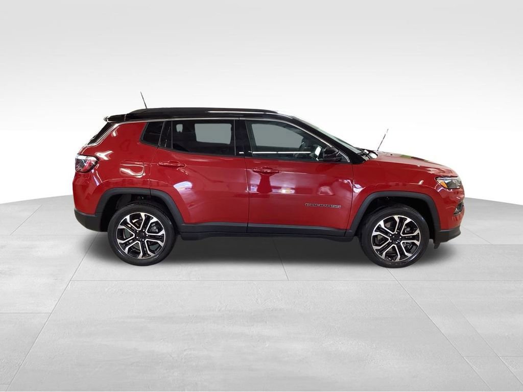 Used 2023 Jeep Compass Limited AWD/4WD image 5