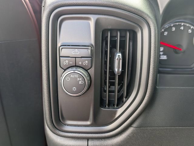 Used 2023 Chevrolet Silverado 1500 Custom image 37