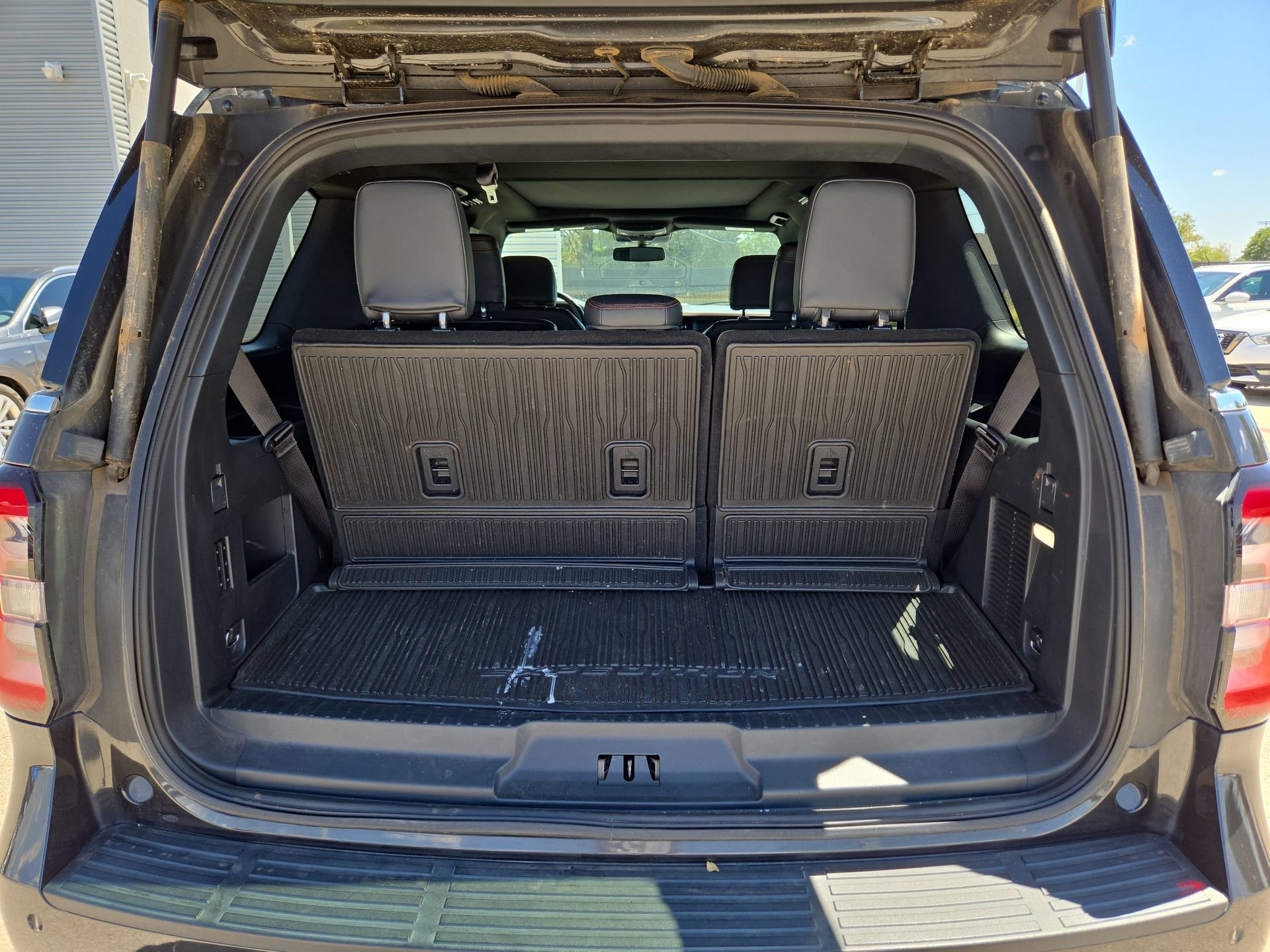 Used 2023 Ford Expedition Limited RWD image 12