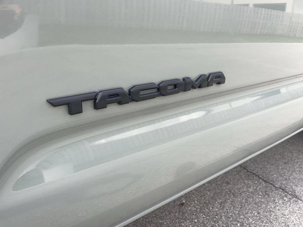 Used 2023 Toyota Tacoma TRD Off-Road AWD/4WD image 14