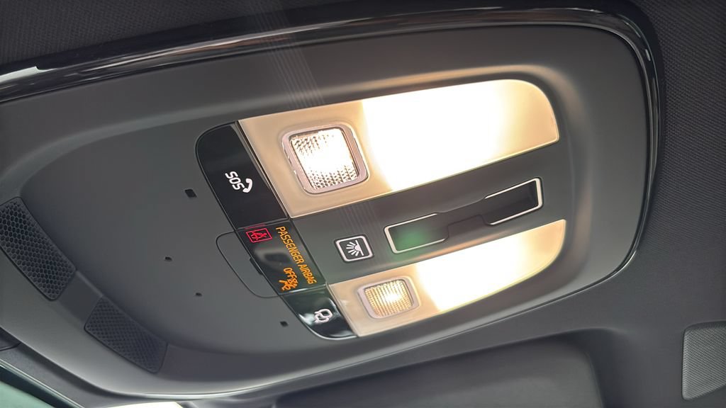 New 2026 Volvo XC60 B5 Plus AWD/4WD image 22