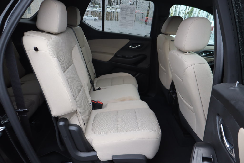 Used 2023 Chevrolet Traverse LS AWD/4WD image 22