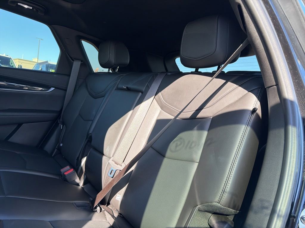 Used 2025 Cadillac XT5 Premium Luxury image 12