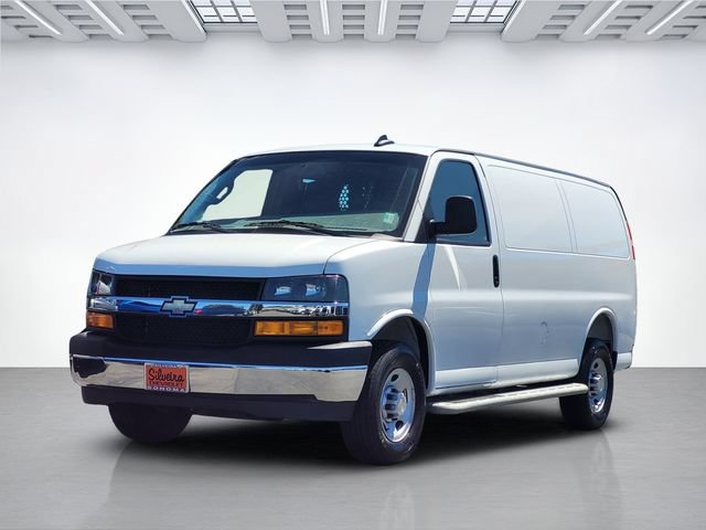 Used 2025 Chevrolet Express 2500 w/ Driver Convenience Package RWD image 8