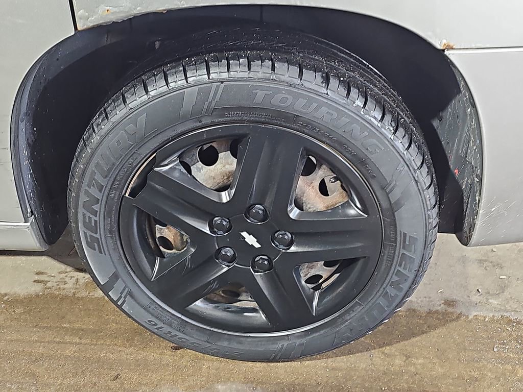 Used 2008 Chevrolet HHR LS image 36