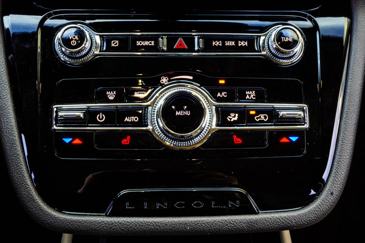 Used 2022 Lincoln Corsair FWD image 23