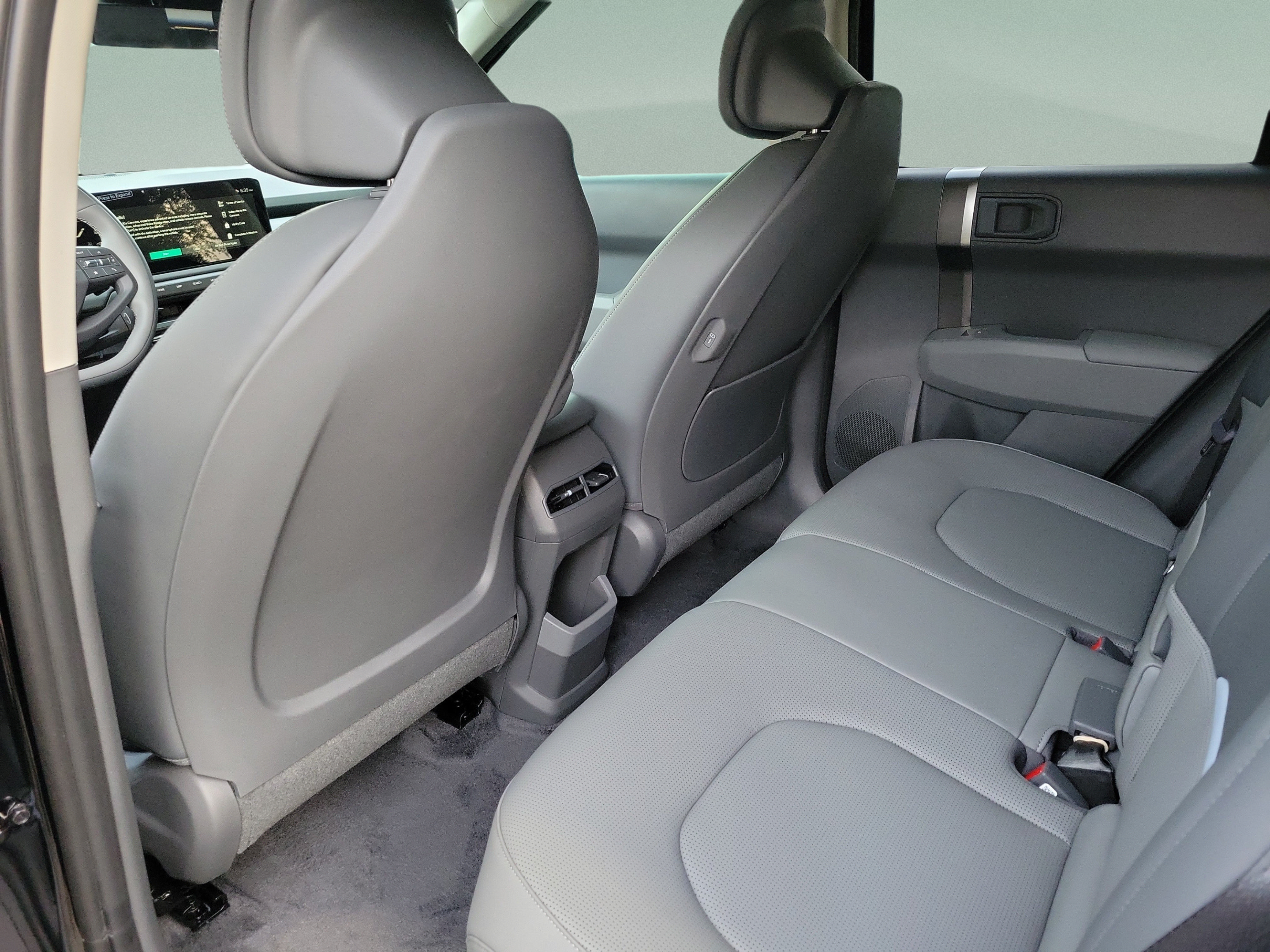 New 2027 Kia EV3 Wind FWD image 5