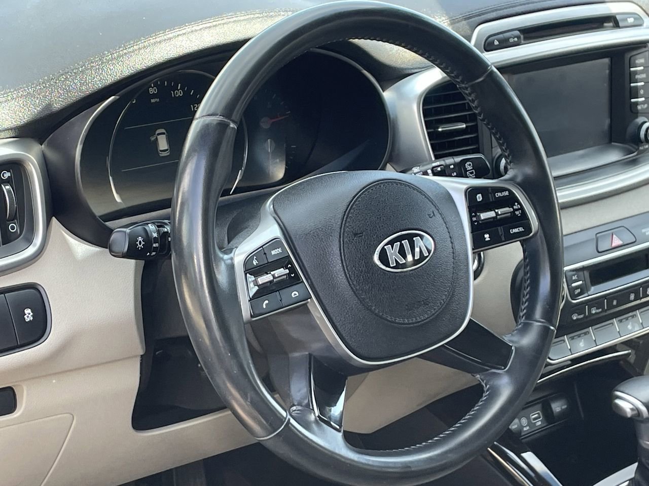 Used 2019 Kia Sorento EX image 8