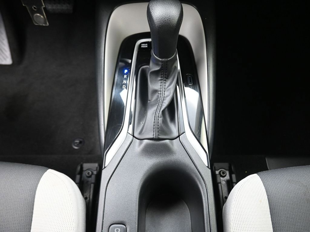 Used 2025 Toyota Corolla LE image 9
