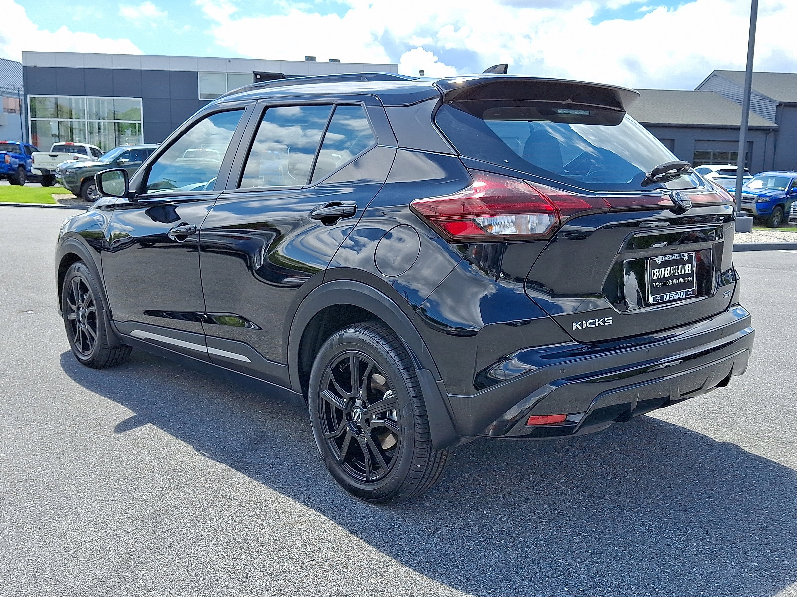 Certified 2023 Nissan Kicks SR w/ SR Premium Package FWD image 6