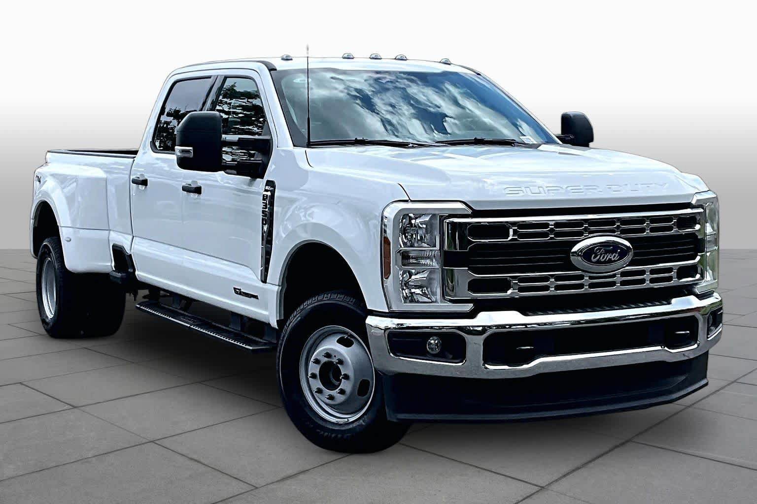 Used 2026 Ford F350 XLT AWD/4WD image 3