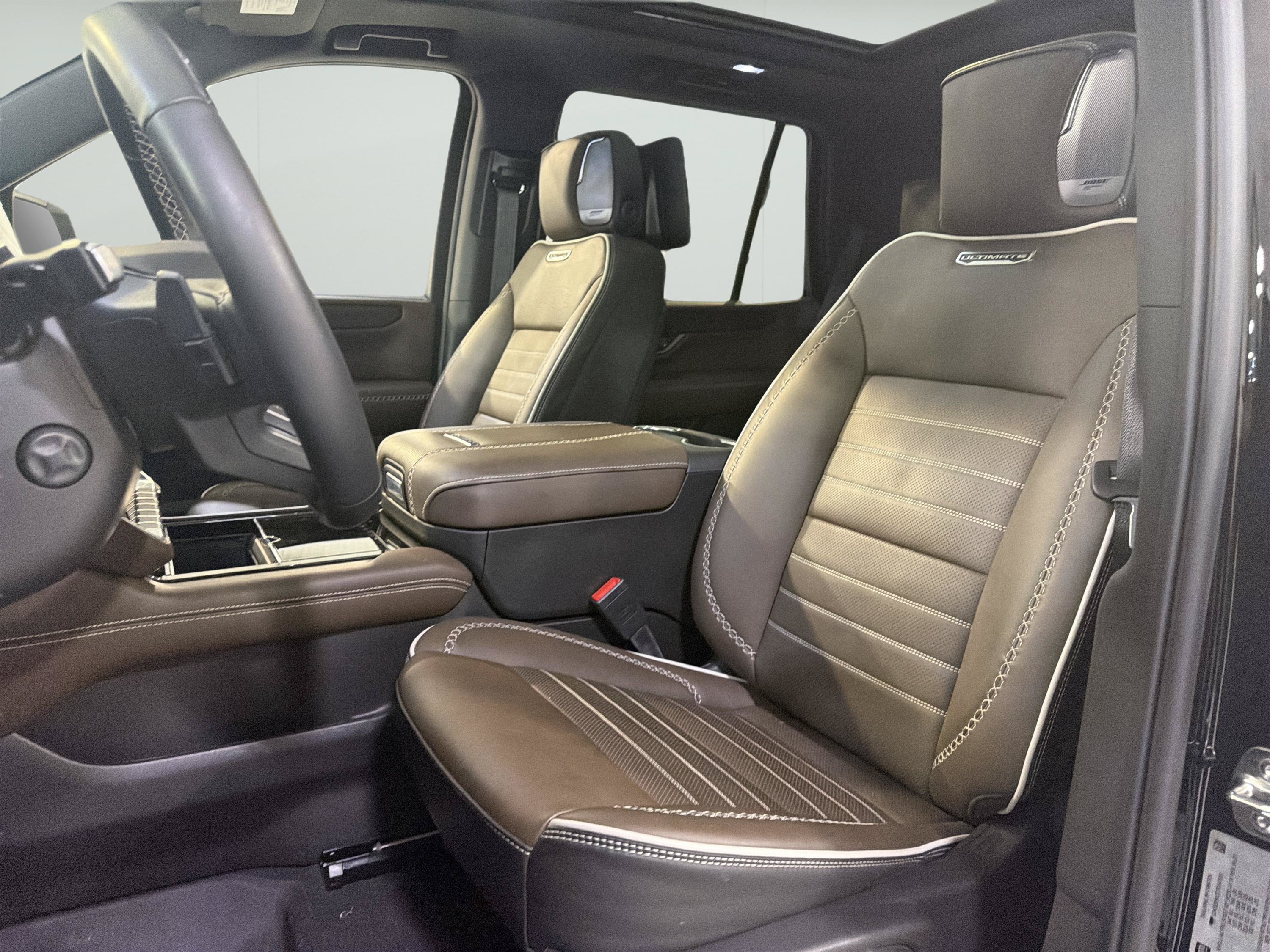 Used 2026 GMC Yukon Denali Ultimate AWD/4WD image 15