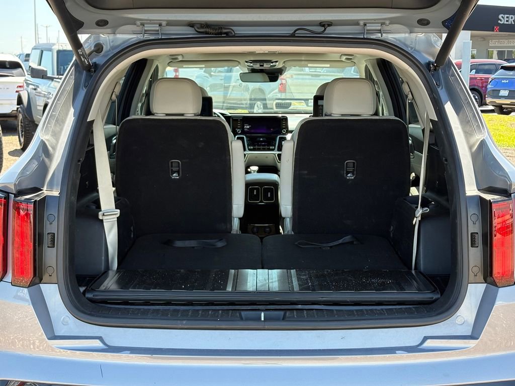 Certified 2023 Kia Sorento SX image 18