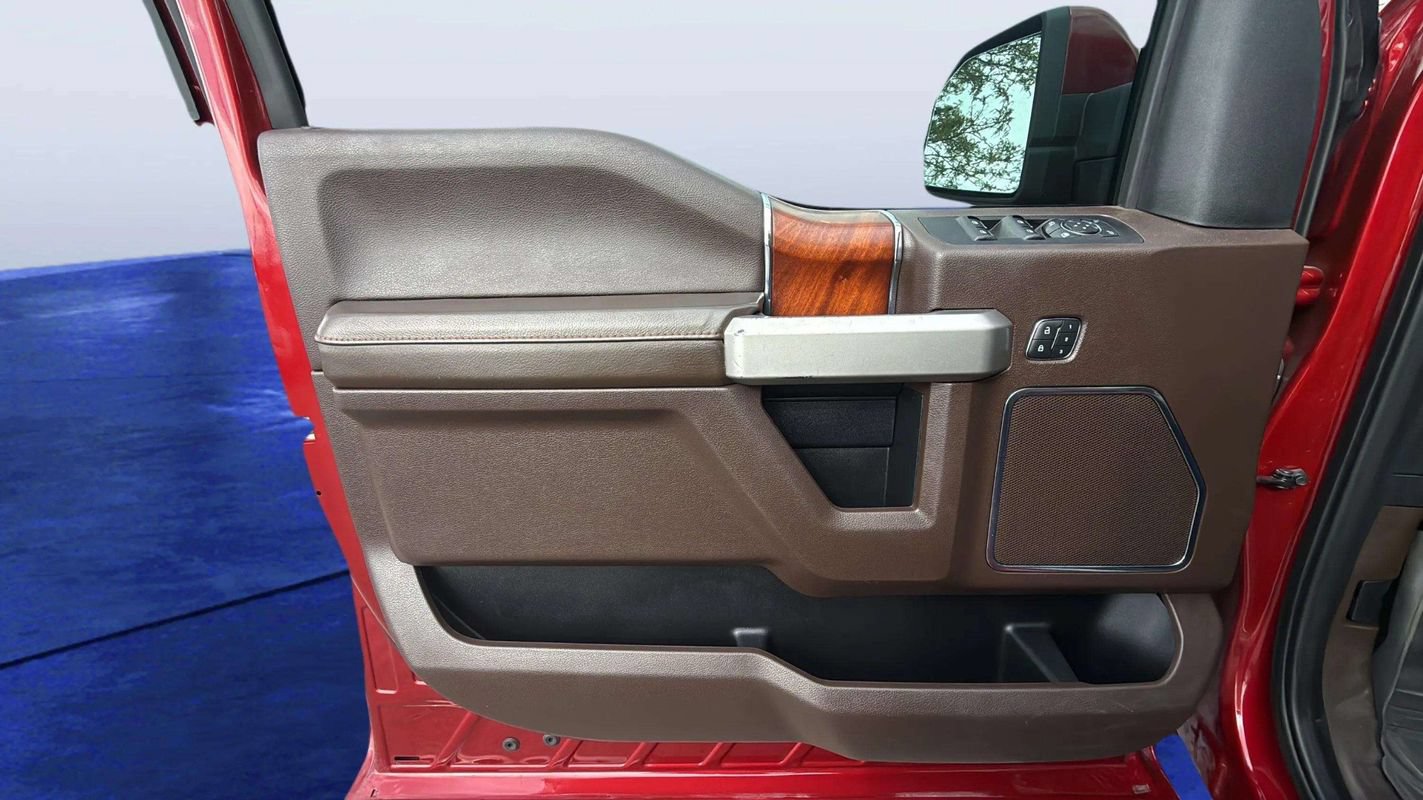 Used 2019 Ford F150 King Ranch w/ Equipment Group 601A Luxury AWD/4WD image 18