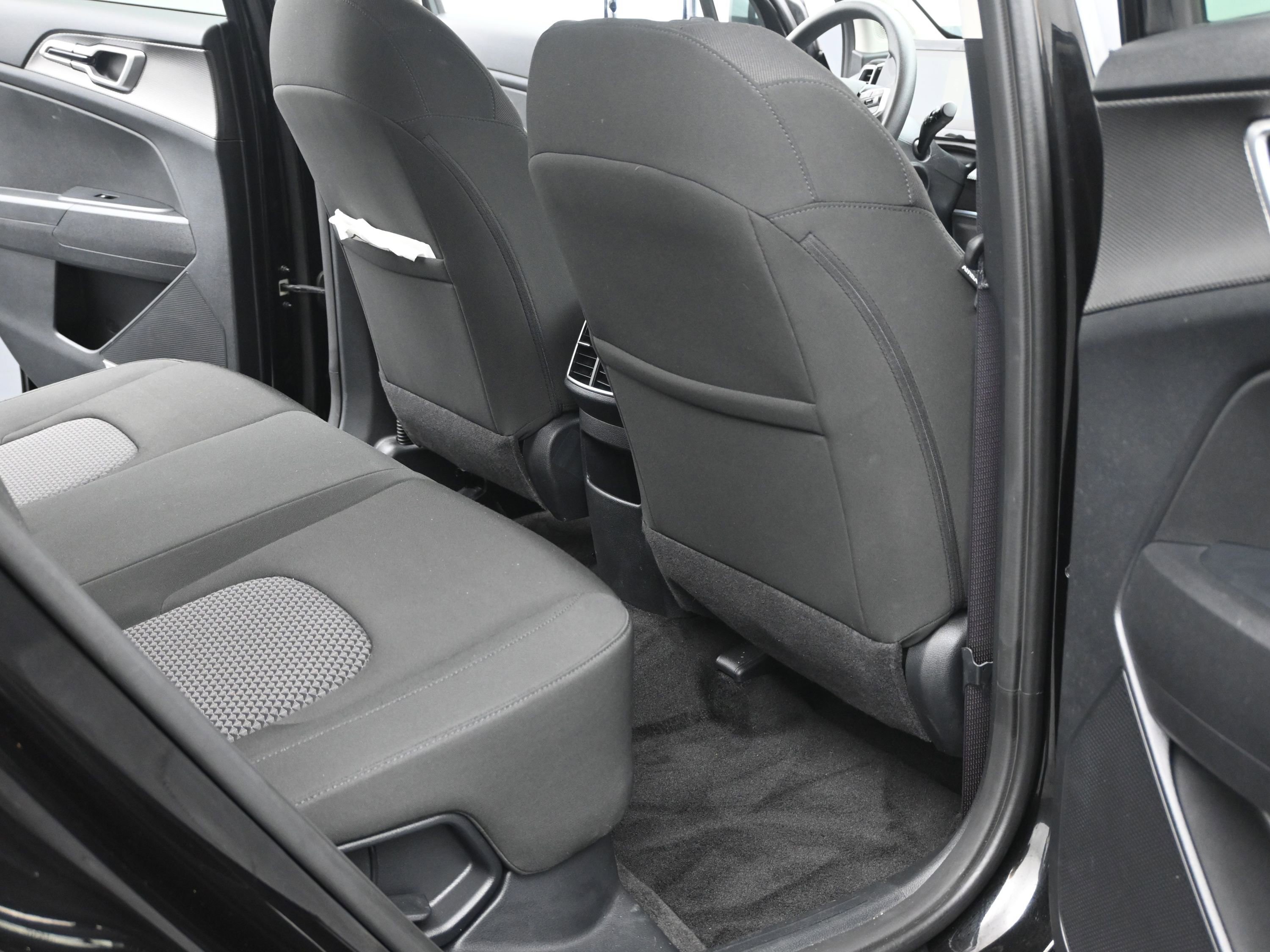 Used 2025 Kia Sportage LX image 14