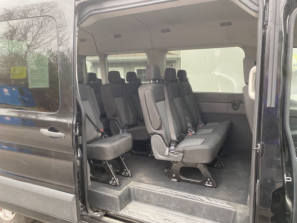 Used 2023 Ford Transit 350 XLT image 27