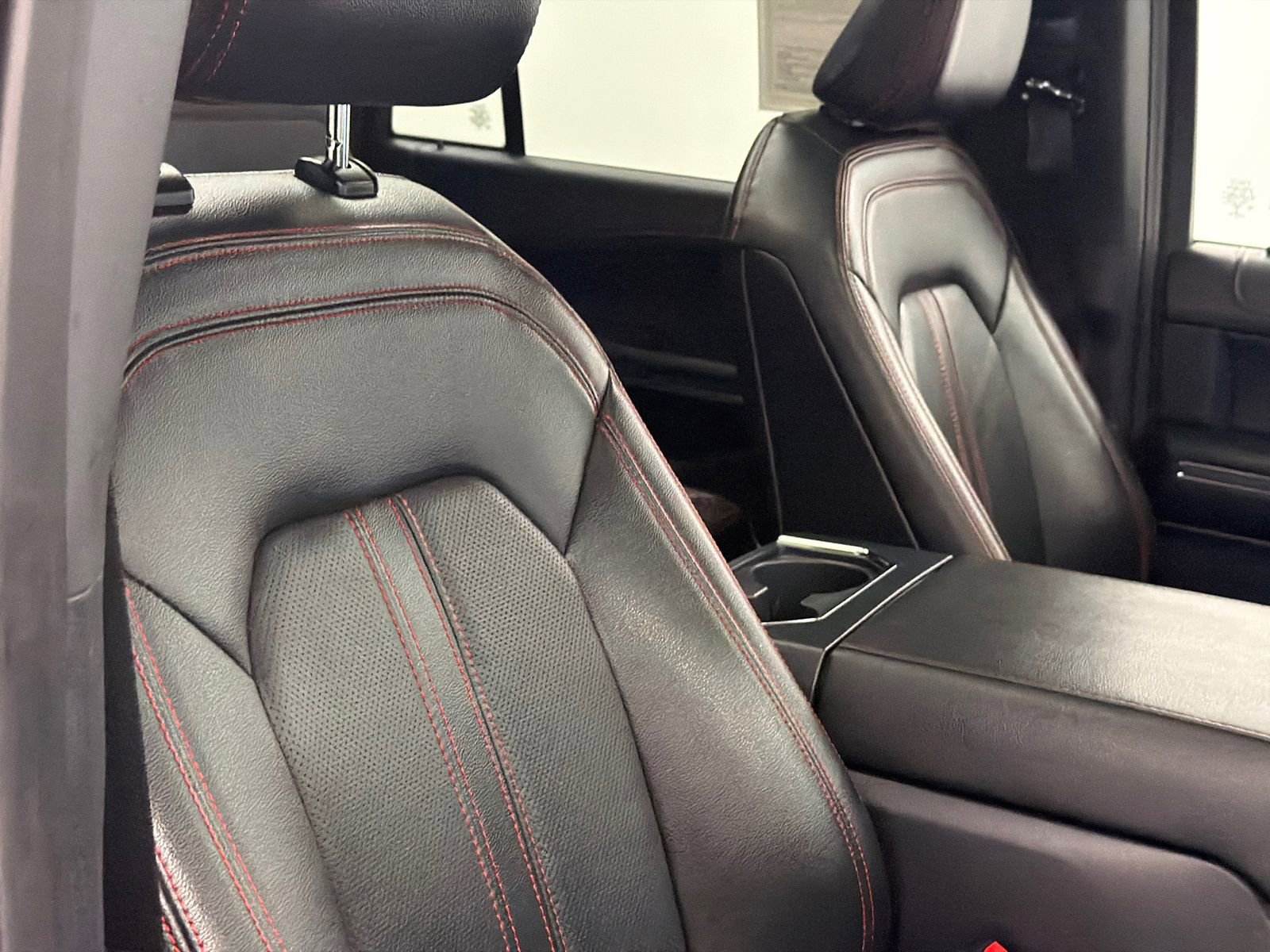 Used 2022 Ford Expedition Max Limited image 13