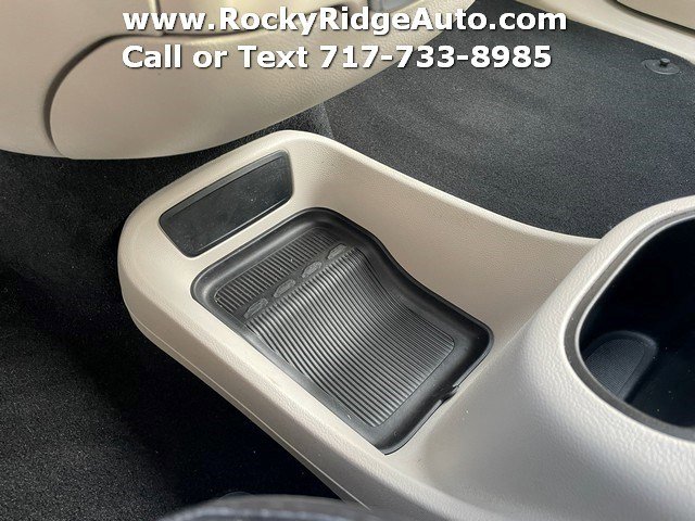 Used 2022 Chrysler Pacifica Touring-L image 29