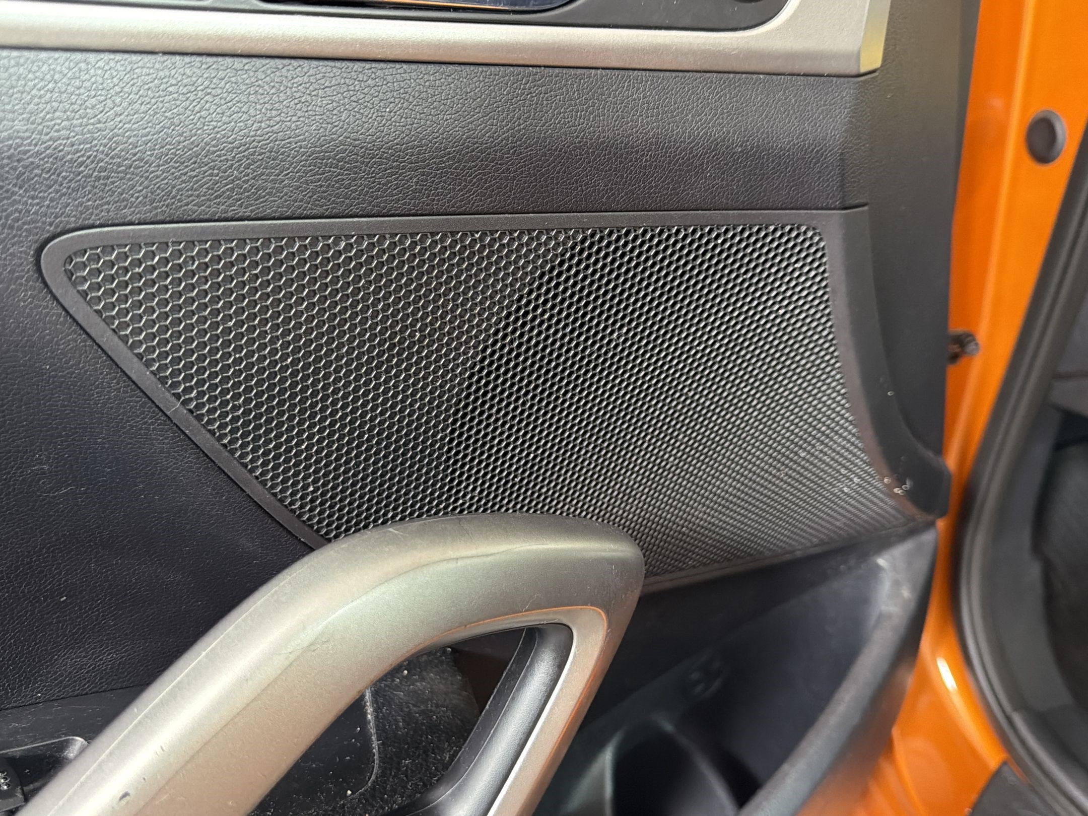 Used 2014 Hyundai Veloster FWD image 23