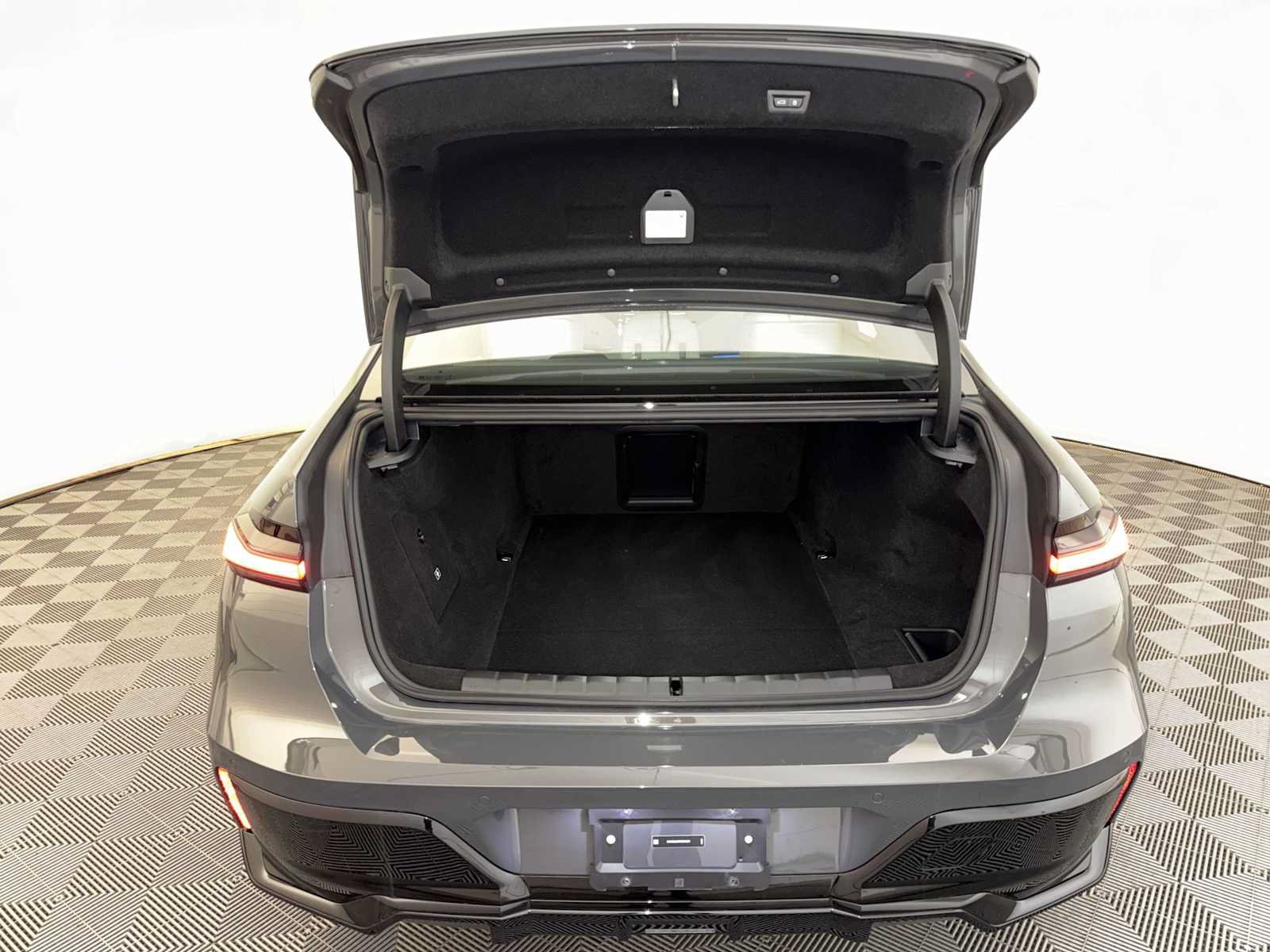 Used 2026 BMW i7 xDrive60 AWD/4WD image 22