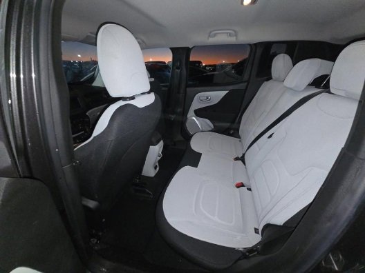 Used 2019 Jeep Renegade Latitude w/ Popular Equipment Group image 8