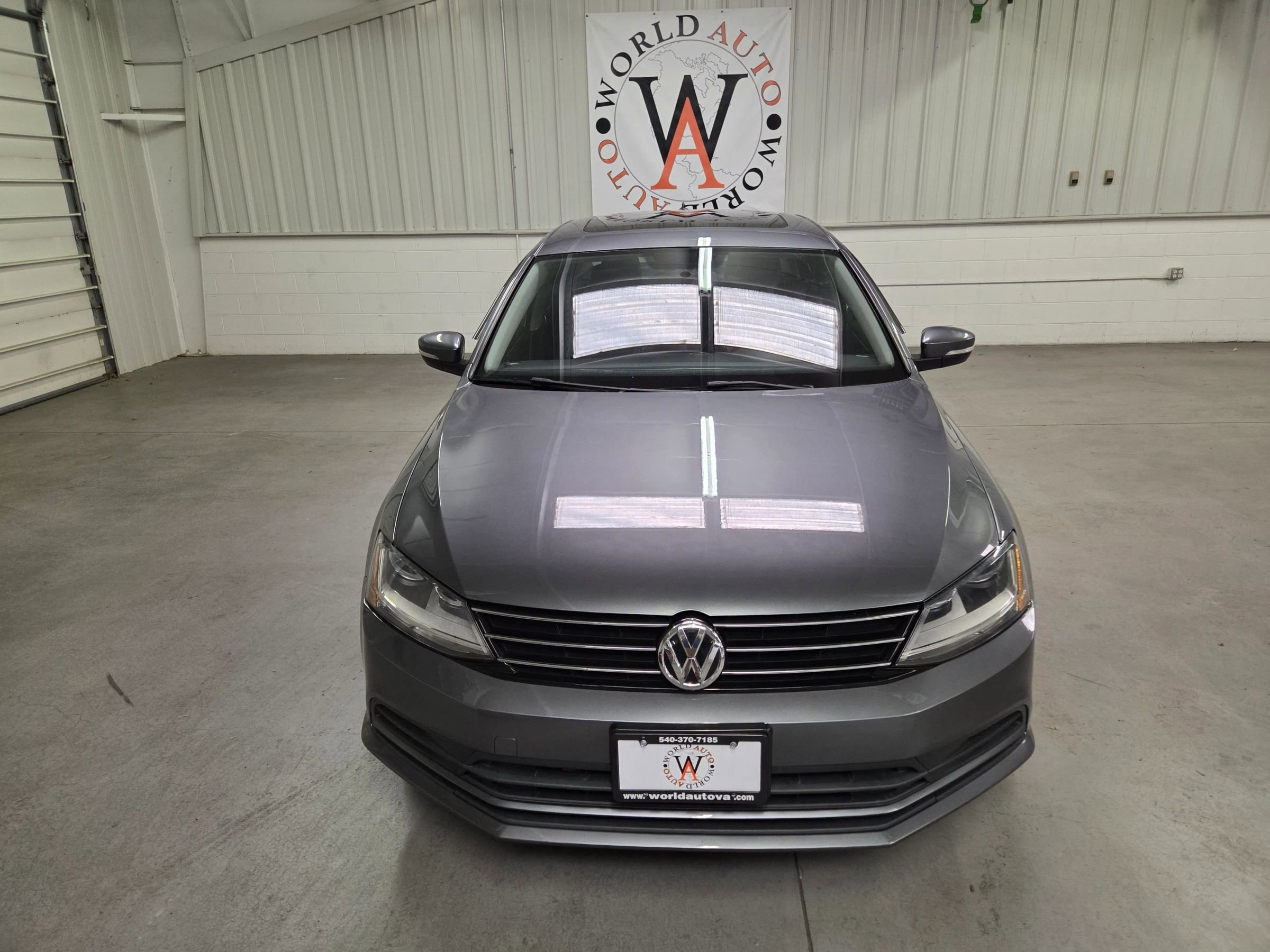 Used 2017 Volkswagen Jetta SE FWD image 12